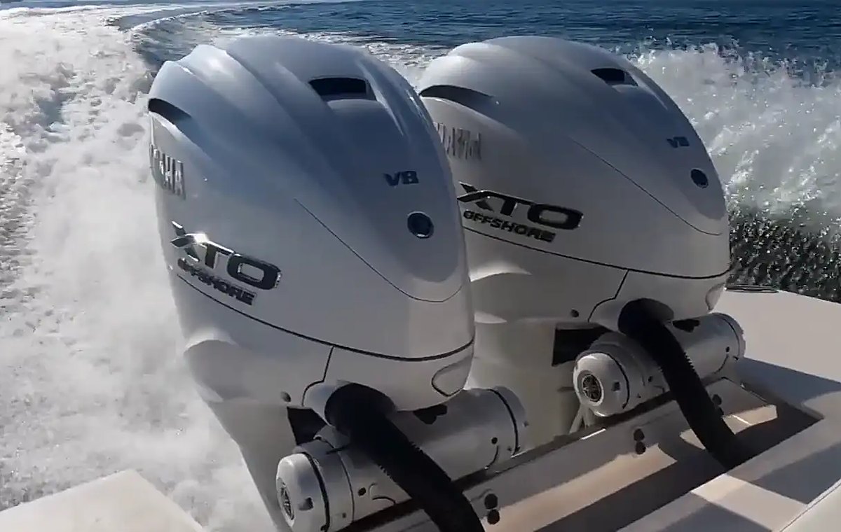 Twin Mercury XTO outboards